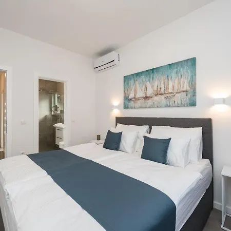 Exclusive And Villa Vir