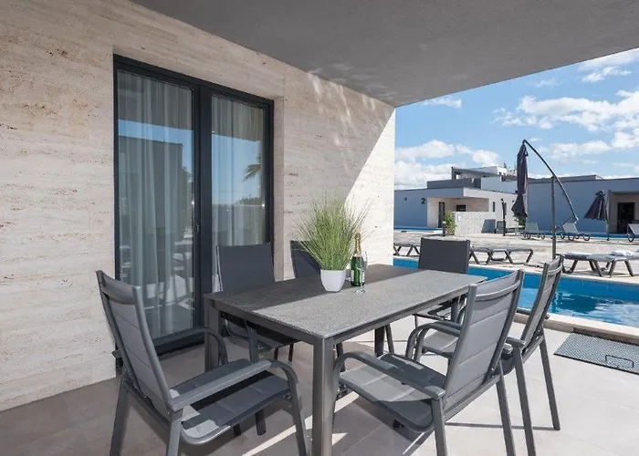 Exclusive And Вилла Вир