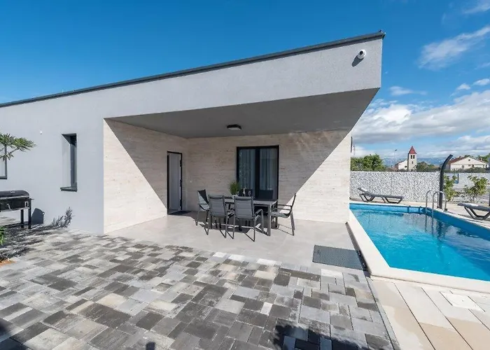 Exclusive And Villa Vir