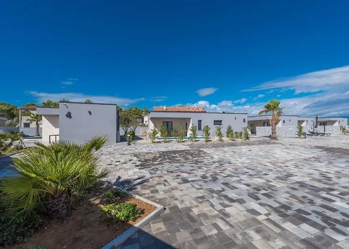 Exclusive And Villa