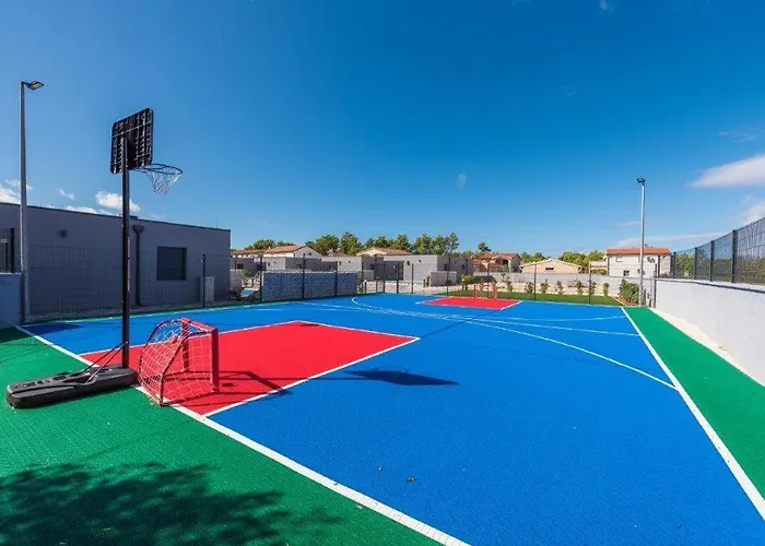 Exclusive And Вилла *