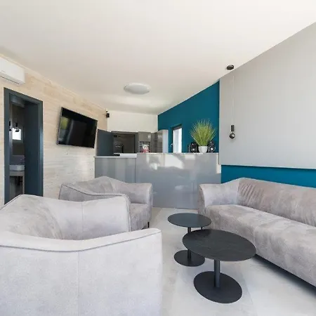 Villa Exclusive And Vir