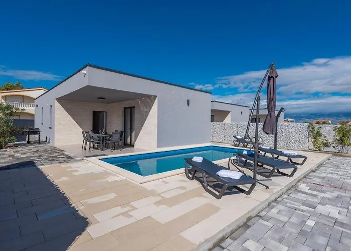 Villa Exclusive And Vir