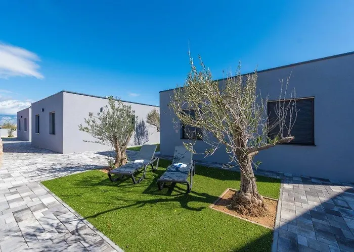 Exclusive And Villa Vir